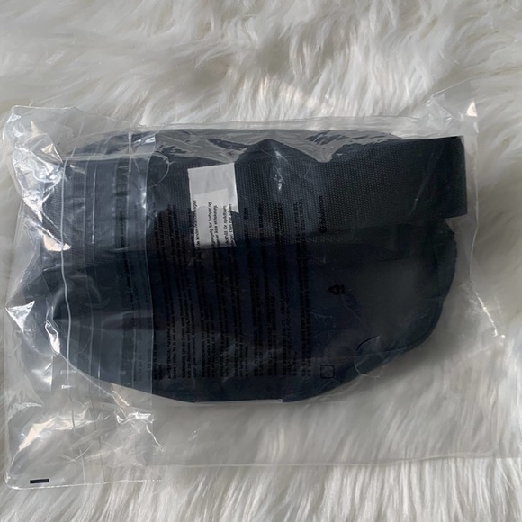 NWT Lululemon Every where Belt Bag - Picture 5 of 5